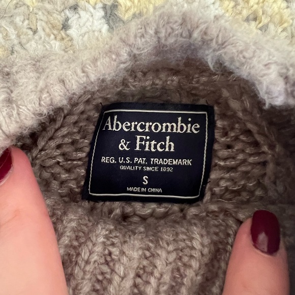 Abercrombie & Fitch Soft Taupe Balloon Sleeve Cable Knit Mock Neck Sweater - Picture 5 of 7